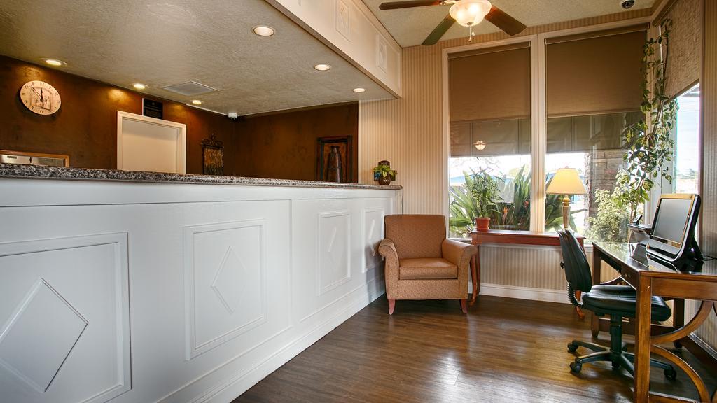 Days Inn & Suites By Wyndham Lodi Interior photo