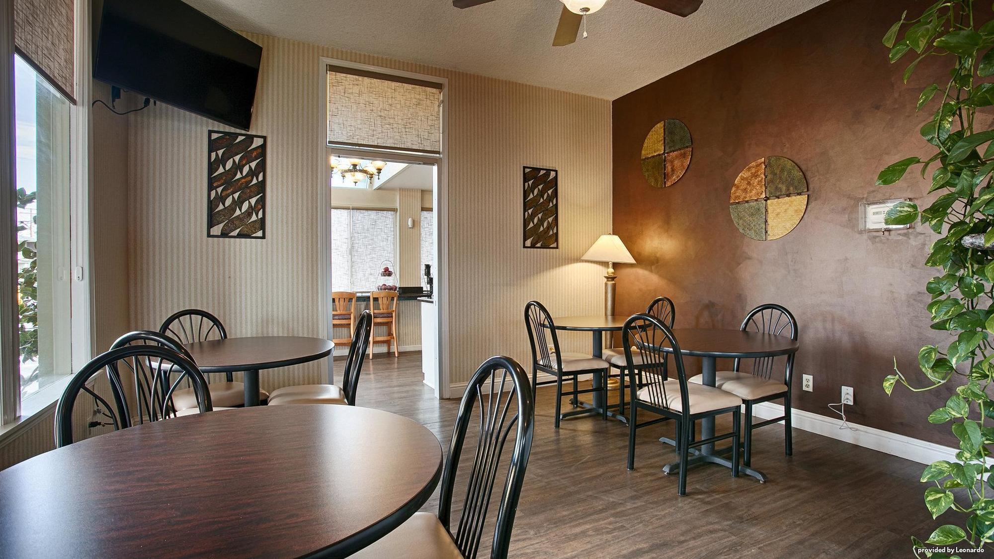 Days Inn & Suites By Wyndham Lodi Exterior photo