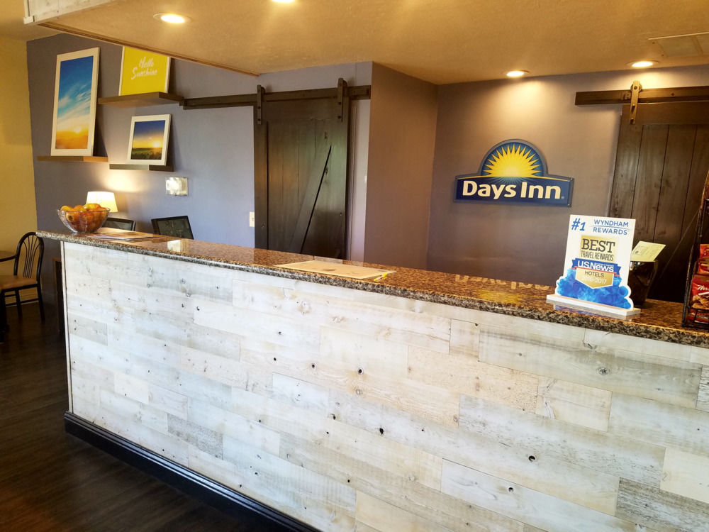 Days Inn & Suites By Wyndham Lodi Exterior photo